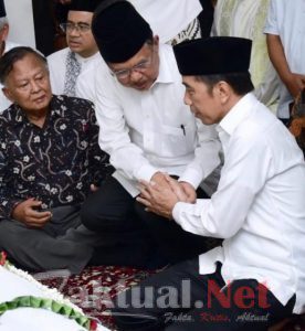 Gus Sholah Mutiara Tebuireng Menyinari Peradaban Dunia