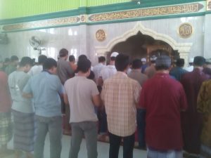Keharusan Shalat Berjamaah Bagi Laki-Laki