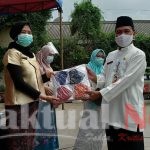 Sebanyak 1100 Masker Dibagikan Untuk Warga Rentan Tertular Covid-19 di Kelurahan Cilincing