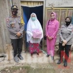 Peduli Warga Kurang Mampu, Polres Sinjai Berikan Bantuan Sembako