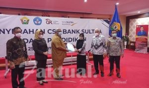 Serahkan BSM dari CSR Bank Sultra, Ali Mazi Apresiasi Bank Sultra, OJK dan Dikbud