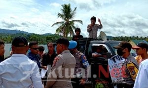 Dinilai Merugikan, Pemuda dan Masyarakat Lakukan Aksi Unjuk Rasa di Pelabuhan Verry Butur