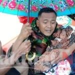2 TNI Selamatkan Bayi Baru Lahir dari Banjir 4 Meter di Aceh