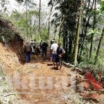Dipimpin Kadus, Puluhan Warga Dusun Pattiro Lakukan Kerja Bakti