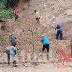 Tanah Longsor Akibat Cuaca Ekstrim TNI Polri Turun Tangan