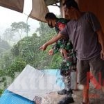 TNI Pantau Dan Evakuasi Korban Longsor
