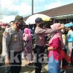 Ops Yustisi COVID-19, Polsek Baros Bagikan Masker