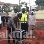Personel Polres Sinjai Sisihkan Sedikit Reskinya Untuk Korban Gempa Di Sulbar