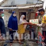Salurkan Sembako Kapolda Metro, Polsek Kep Seribu Utara Datangi Warga Terkonfirmasi Covid-19