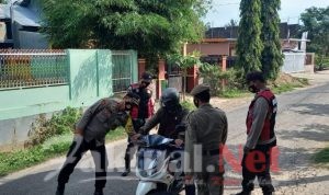 Polsubsektor Bontonompo Selatan Disiplinkan Warga Gunakan Masker