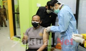 Pencanangan Vaksinasi Covid-19, Kapolres Sinjai Ikuti Vaksin Di RSUD Sinjai