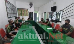 Saat Apel Pagi Danramil 03 Serengan Menyampaikan Arahan kepada Anggotanya, Dapat Menjalankan Tugas Dengan Penuh Tanggung Jawab