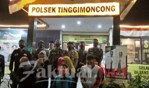 Personil Polsek Tinggimoncong Evakuasi Tujuh Orang di Air Terjun Barayya Desa Majannang