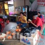 Didampingi Ketua DPC PDIP Takalar, Andi Ridwan Wattiri Kunjungi Warung Jagung Rebus