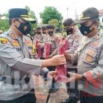 Kapolres Sinjai Beri Penghargaan dan Hadiah Bagi Pemenang Lomba Balla Ewako
