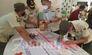 Tidak Mematuhi Prokes, Dua Tempat Hiburan di Jakbar Disegel Satpol PP