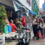 Bhabinkamtibmas dan Babinsa Kel. Tanah Tinggi Johar Baru Jakpus Bersama Relawan Prokes Gelorakan Program “Jakarta Bermasker”