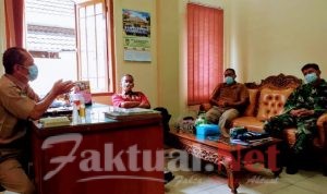Babinsa Tipes Bersama Dinas Kesehatan, Satgas Jogo Tonggo Adakan Rapat Singkat Penerapan Edukasi PPKM Mikro