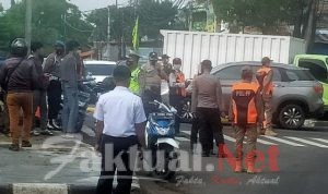 Polsek Metro Kemayoran Bersama 3 Pilar Gelar Ops Prokes dan Bagikan Masker 