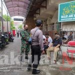 Babinsa Kemlayan Takziah di Warga Binaannya, Inilah Harapannya