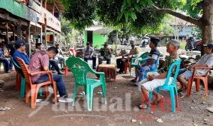 Turut Berduka Cita, Tiga Pilar Kamtibmas Desa Samataring Melayat ke Rumah Duka