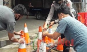 KBO Sat Lantas Polres Gowa Benahi Traffic Cone