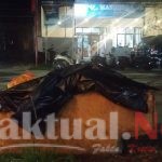 Tumpukan Sampah dan Bau Menyengat Resahkan Pengunjung Cafe