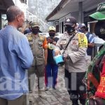 3000 Masker Medis Gratis Dibagikan Polres Kep Seribu & Polsek Jajaran Ke Warga