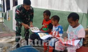 Satgas Yonif 512 Ajarkan Berhitung kepada Anak-anak Perbatasan Papua