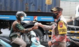 Ramadhan Berbagi, Polres Kendal Bagikan Takjil Menebar Keberkahan