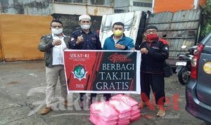 SEKAT-RI Bagi-bagi Takjil Sasar Pemukiman Kumuh di Makassar