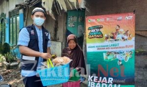 ACT Tegal Salurkan Modal Usaha untuk Mbah Yanah Lansia Dhuafa