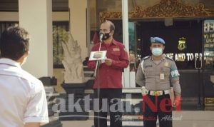 Kasubbag Humas Polres Tabanan Sampaikan Arahan Himbauan Prokes dan Larangan Mudik