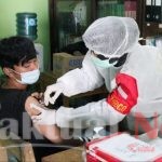 375 Warga Antusias Ikut Suntik Vaksin Massal Yang Digelar Polres Kep Seribu