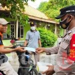 Polres Kep Seribu Himbau & Bagikan 1.500 Masker Medis Gratis Ke Warga