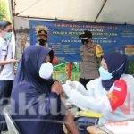 122 Warga Antusias Ikut Suntik Vaksin Massal Polres Kep Seribu di Posko KTJ Pulau Tidung