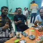 Usai Vaksinasi Massal, Kapolsek Bomar Iptu Bahtiar Ajak Ngopi Para Wartawan