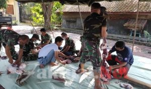 Lanal Banten Distribusikan Daging Hewan Kurban Kepada Masyarakat