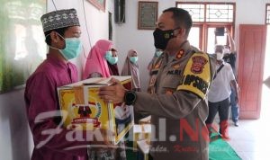 Kapolres Serang Salurkan Bansos PPKM Level 3