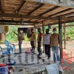 Ciptakan Rasa Aman, Bhabinkamtibmas Polsek Keera Bersama Bhabinsa Dampingi Tim Satgas Covid-19 Desa Ciromanie