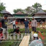 Ungkap Belasungkawa, Kanit Bimmas Polsek Pammana Polres Wajo Melayat ke Rumah Warga yang Berduka