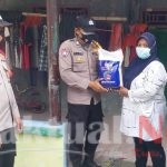 Kurangi Beban Warga Terdampak Covid-19, Polres Kep Seribu dan Polsek Jajaran Bagikan Bansos kepada 110 KK