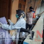 28 Warga Pulau Panggang Jalani Swab Antigen Door to Door Polsek Ke Seribu Utara