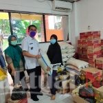 Warga yang Sedang Isoman Diberikan Bantuan oleh Kelurahan Sukapura