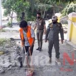 1 Dari 9 Pelanggar ProKes Hasil Ops Yustisi Gabungan Polsek Kep Seribu Utara di Sanksi Kerja Sosial