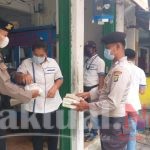 Secara Door to Door, 1.600 Masker dibagikan Polres Kep Seribu ke Warga