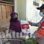 Hampiri 80 KK Terdampak Covid-19, Polres Kep Seribu Bagikan Beras
