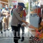 Secara Door to Door, 1.600 Masker dibagikan Polres Kep Seribu ke Warga