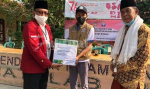 KKM 49 Universitas Bina Bangsa dan Garteks Donasikan Buku dan Rak Perpustakaan di Ponpes Mathlab El Awam