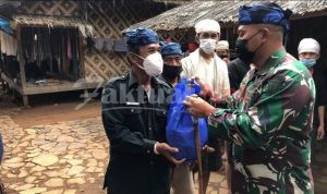 Komandan Grup 1 Kopassus Baksos di Wilayah Suku Baduy